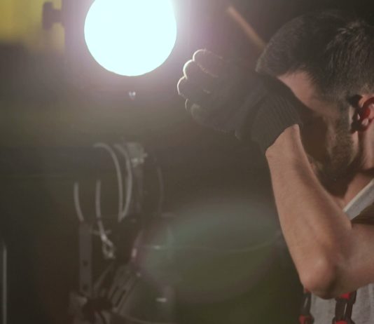 Jepjani punëtorit pagën, para se t’i thahet djersa