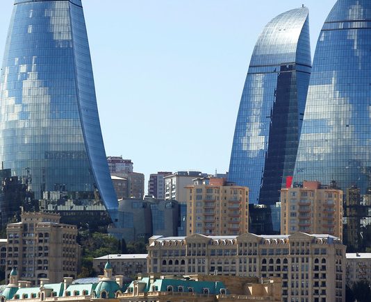 Cilat janë industritë më të mëdha që ka Azerbaixhani?