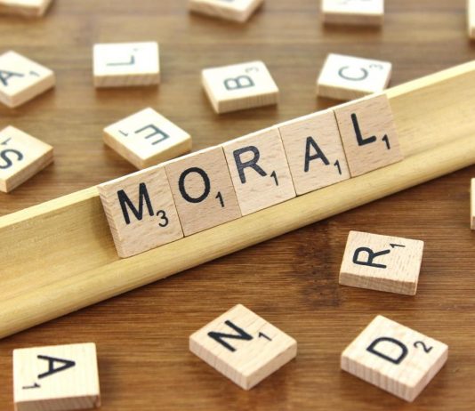 Kriza morale dhe qëndrimi i muslimanit ndaj saj