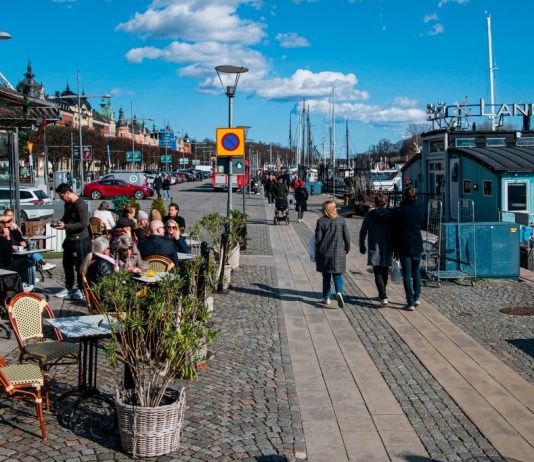 OBSH kundër modelit suedez, imuniteti i turmës nuk arrihet me magji