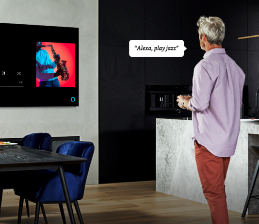 Samsung forcon aftësitë zanore të televizorëve smart