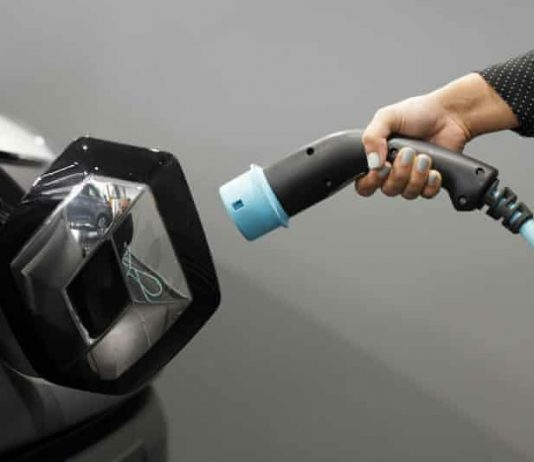 Prodhohet bateria e makinës që mund të karikohet për 5 minuta