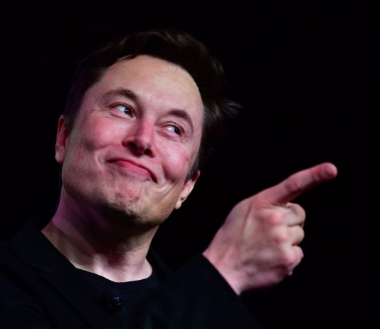 Elon Musk, bëhet njeriu më i pasur në botë. Gjashtë këshillat që jep ai.