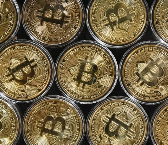 Bitcoin arrin vlerën 1 trilion dollarë