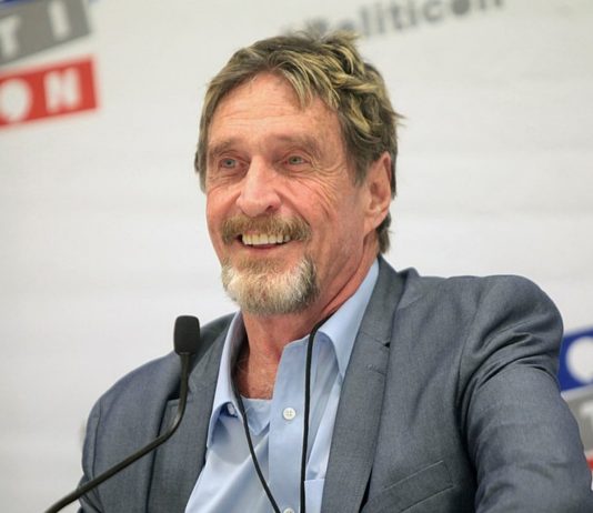 John McAfee: Pse vdiq në burg njeriu që mbron kompjuterin tuaj?