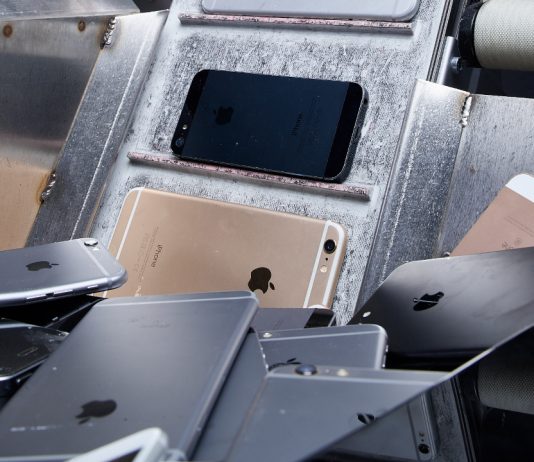 Apple synon në të ardhmen një iPhone me material 100% të riciklueshëm