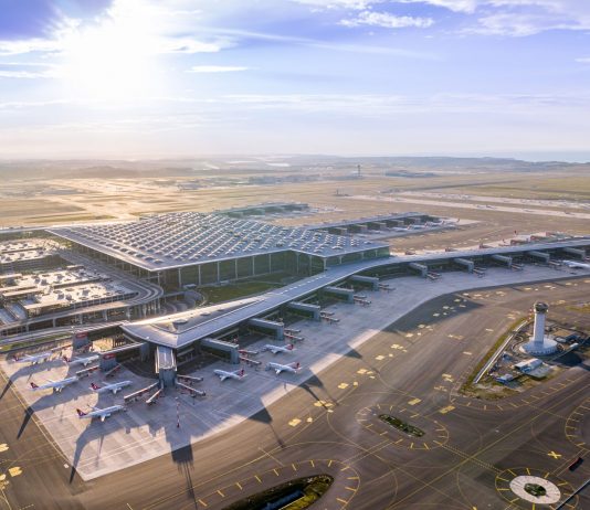 Aeroporti i Stambollit lider në Evropë me 686 fluturime në ditë