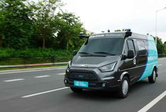 Kompania kineze e makinave pa drejtues, WeRide, prezanton “Robovan” për dërgesat autonome