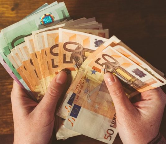 1 mijë e 500 euro për familjet që kanë humbur familjarin nga COVID-19, kështu mund të aplikoni
