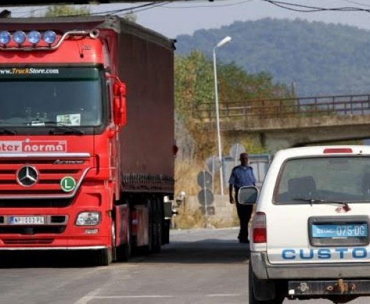 Dhjetë ditë reciprocitet me targat: bie importi i mallrave nga Serbia për Kosovë