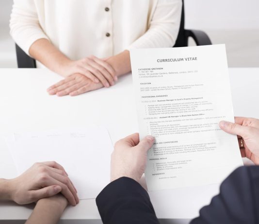 CV, këshilla për të prezantuar veten më së miri