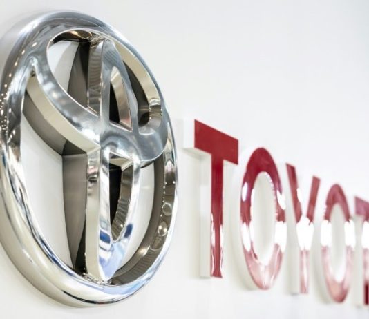 Toyota rrit parashikimin vjetor të fitimit pavarësisht shkurtimeve të prodhimit