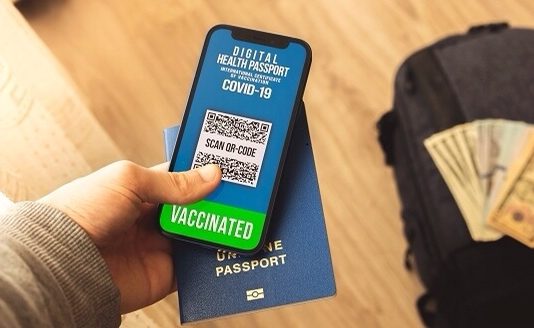 “The Economist”: Pse pasaportat e vaksinave po shkaktojnë kaos, problemi qëndron te…