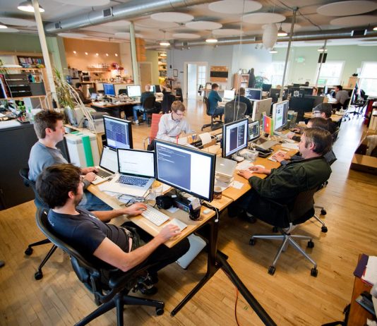 10 këshillat kryesore për një musliman që punon në një mjedis të hapur pune