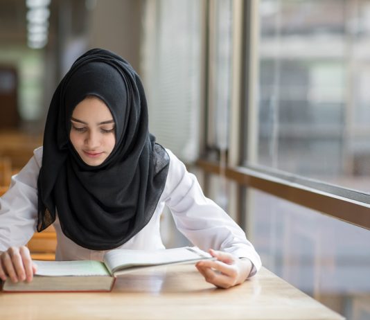 E drejta e arsimimit të femrës muslimane