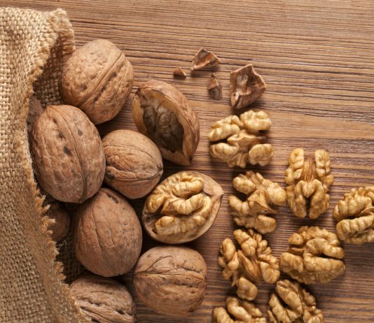 Sipërfaqet e arrës shtohen në vitet e fundit në Kosovë: Sa kushton ky frut te ne?