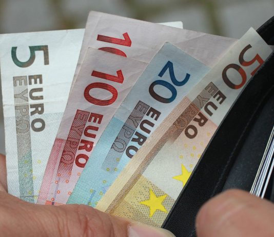 Mbi 94% e të prekurve nga rritja e pagës minimale janë punonjës të sektorit privat