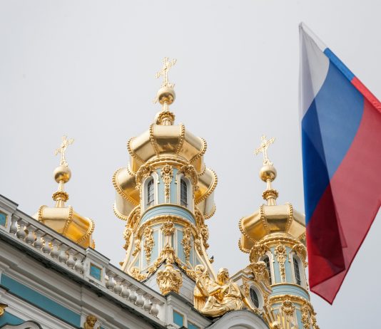 Financial Times: Një “luftë e shenjtë” kundër Ukrainës