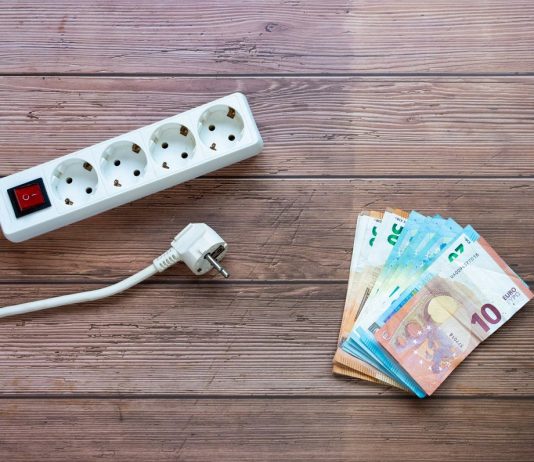 Faturat e rrymës nuk ulen, beteja vazhdon në gjykatë