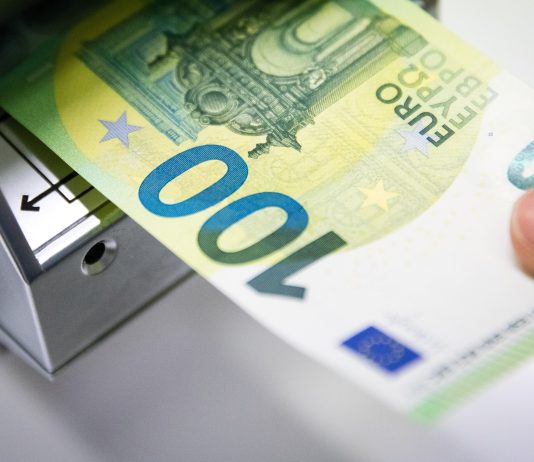 Kontrolloni llogaritë, ekzekutohen 100 eurot nga qeveria për punëtorët e sektorit privat