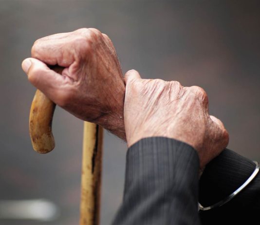 Afro gjysmë milioni euro pensione për persona të vdekur