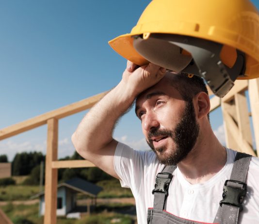 Shumë nxehtë për të punuar? Çfarë thonë ligjet në BE për punën në temperatura ekstreme