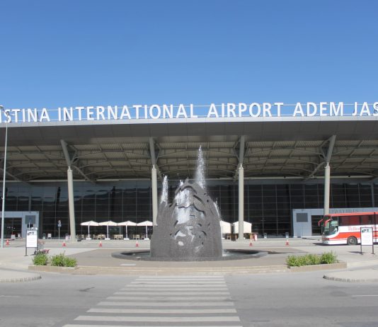 Aeroporti i Prishtinës i dyti në rajon për numër të udhëtarëve