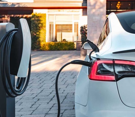 GM nënshkruan dy marrëveshje për prodhimin e 1 milion makinave elektrike në vitin 2025