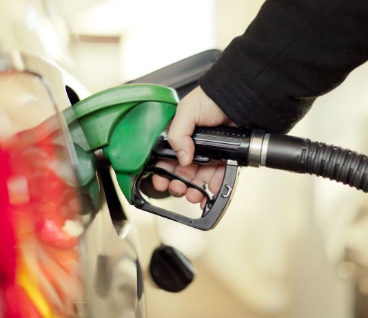 Pse nafta ulet në bursa e jo në pistoletë?