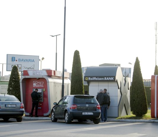 Kosovarët me mbi 4 miliardë euro kredi nëpër banka