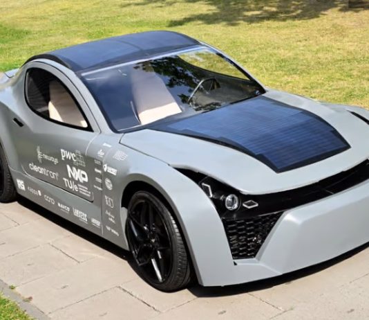Studentët holandezë krijojnë makinën elektrike që filtron më shumë karbon sesa lëshon