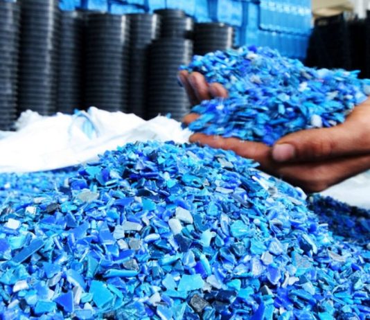 A mundet reduktimi i prodhimit të plastikës të lehtësojë krizën energjetike?