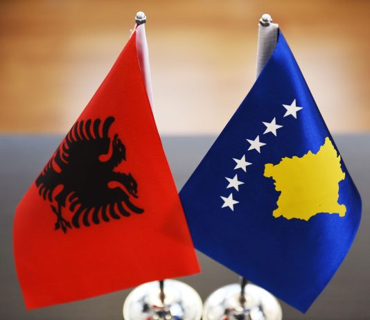Shqipëri vs Kosovë, përballja e shifrave/ Krahasimi ekonomik dhe social mes dy shteteve, ku jetohet më mirë?