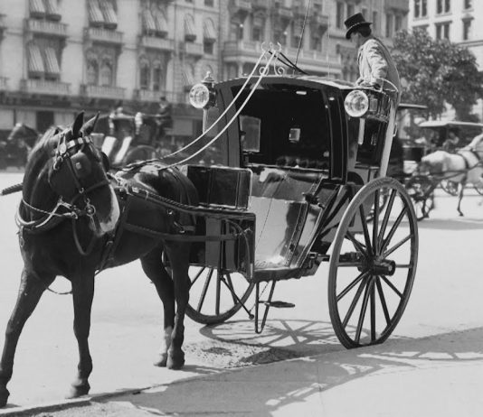 Nga rrjedh fjala ‘taksi’ dhe pse i quajmë kështu ende edhe sot?!