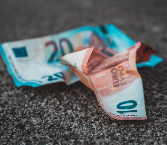 Raporti i zymtë: Ekonomia botërore po paguan çmimin e luftës