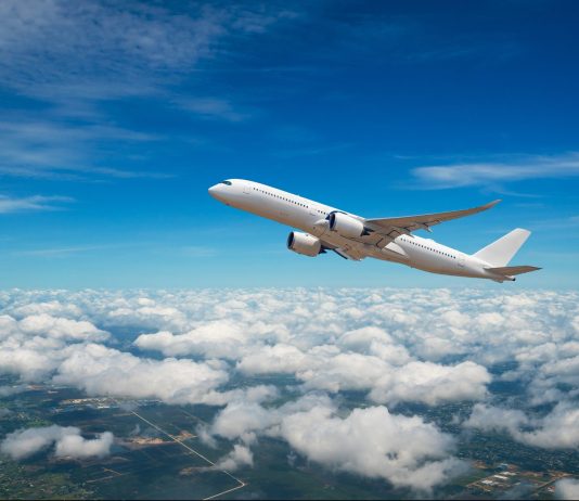 Menaxhimi i rrezikut në krahët e aeroplanit me anë të “shiritave ngjitës”