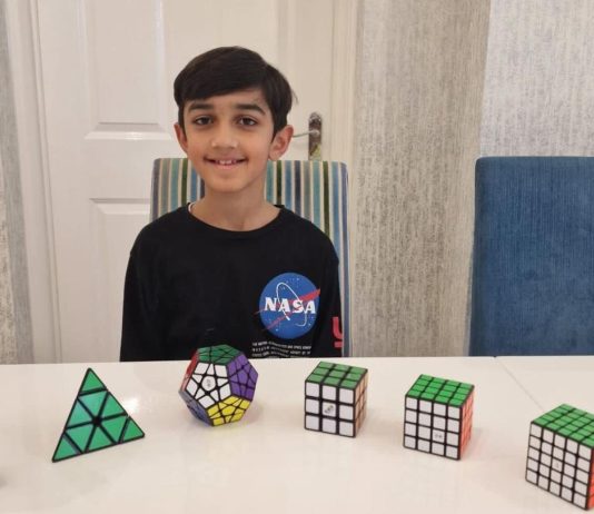 Djaloshi musliman 11-vjeçar shënoi rezultatin më të lartë të IQ-s, duke mposhtur Ajnshtajnin dhe Hawking