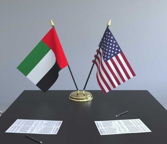 Emiratet e Bashkuara Arabe dhe SHBA nënshkruajnë marrëveshjen e energjisë së gjelbër prej 100 miliardë dollarësh