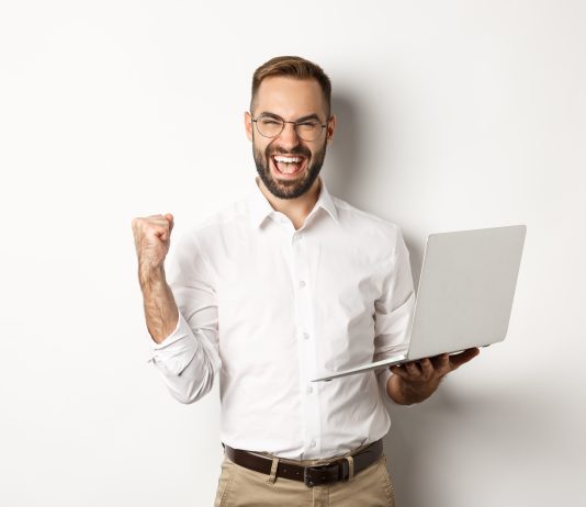 Ju duhet ta përgëzoni veten tuaj. Askush nuk do ta bëjë nëse ju nuk e bëni.