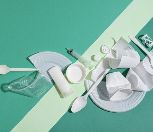 Riciklimi i plastikës një ‘mit’ ndërsa ambalazhimi po rritet