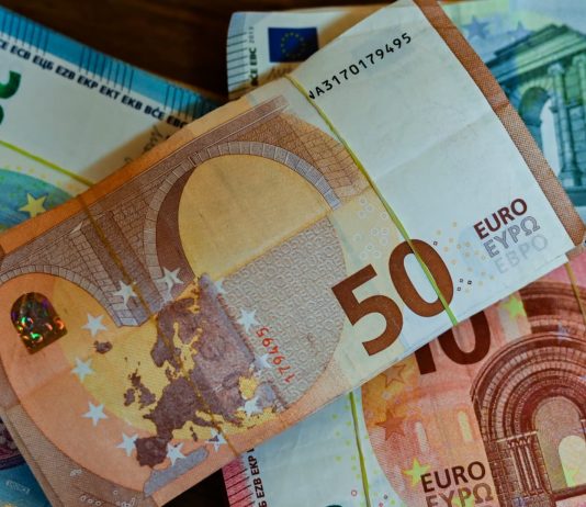 “Fajde e legalizuar”: Kamatat e mikrofinancave për kredi konsumuese mbi 40%