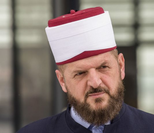 Hoxhallarët për vatanin – nga Dr. Shefqet Krasniqi