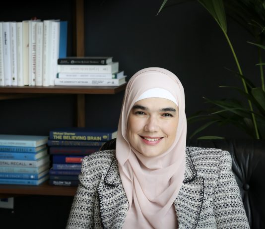 Hava Maloku emër suksesi në SHBA, si arriti të bëhet shqiptarja e vetme që punon në “LinkedIn” – kompaninë me mbi 20 mijë punëtorë