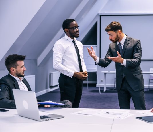 5 këshilla për të menaxhuar shefat e këqinj