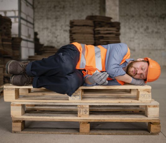 Si gjumi ndikon në punën dhe produktivitetin tuaj