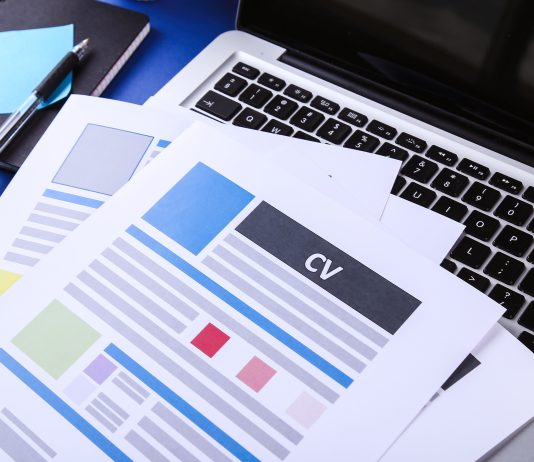 Çfarë aftësish duhet të përfshij në CV-në time?