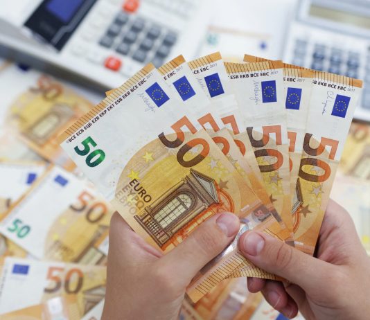 Qeveria prezanton pagat bruto për secilin sektor – rritje nga 30% deri 90% për disa kategori