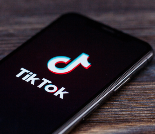 FBI-ja e CIA-ja thonë se TikTok-u po kërcënon SHBA-në