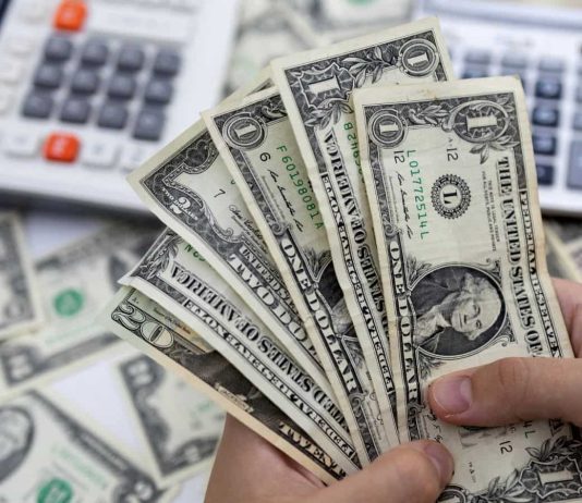 21 shtete heqin zyrtarisht dorë nga dollari amerikan