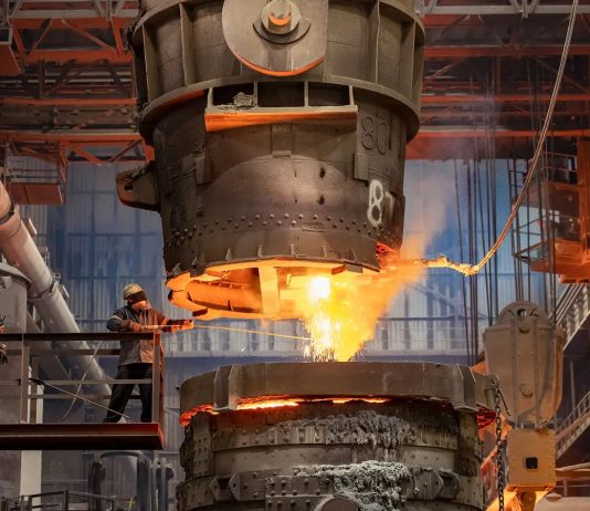 Nafta, hekuri dhe kromi dominojnë industrinë shqiptare, me rreth 1 miliard euro shitje në vit